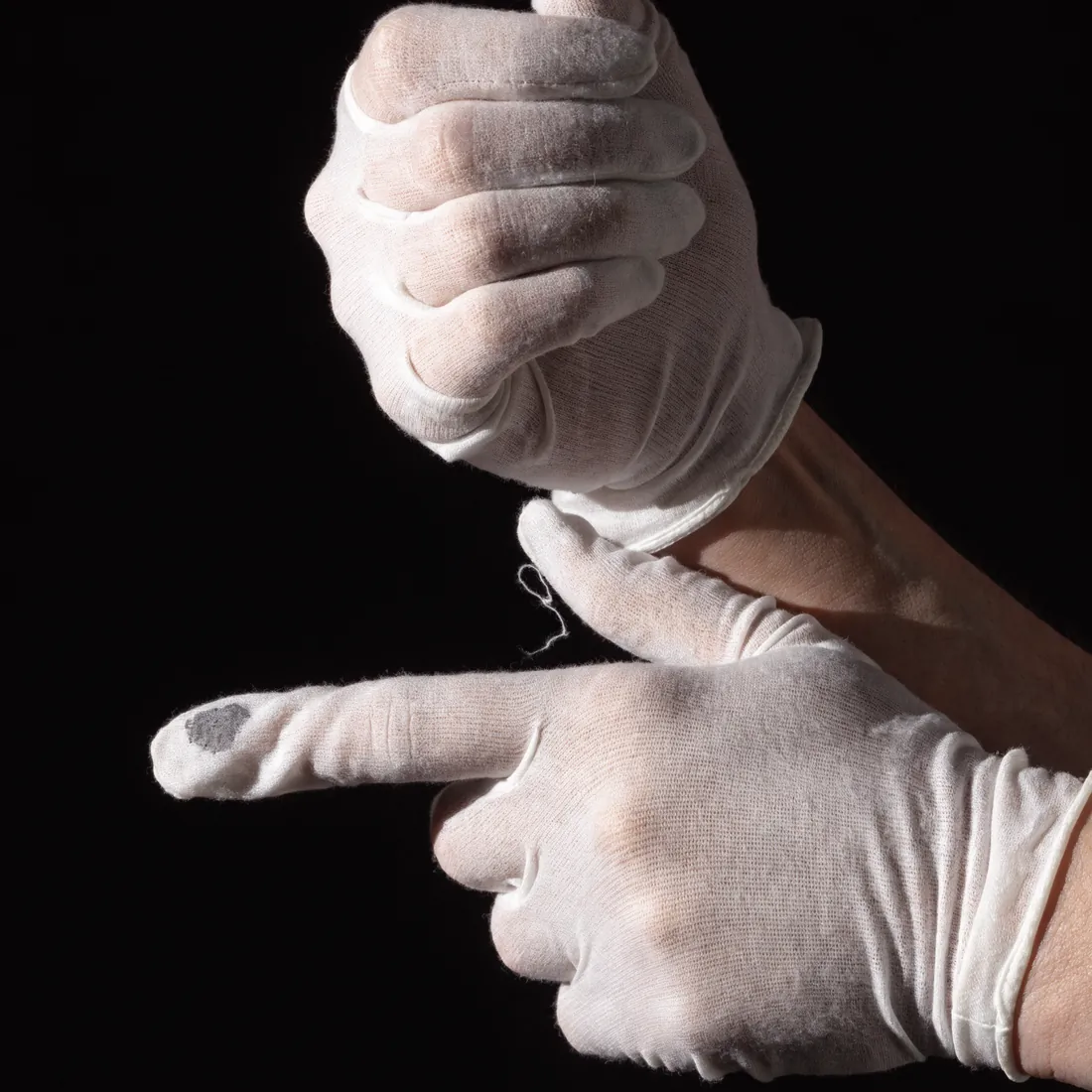 Temoin 03, les mains